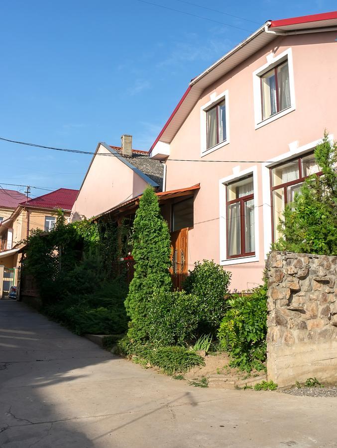 乌日霍罗德 Кімнати В Центрі酒店 外观 照片